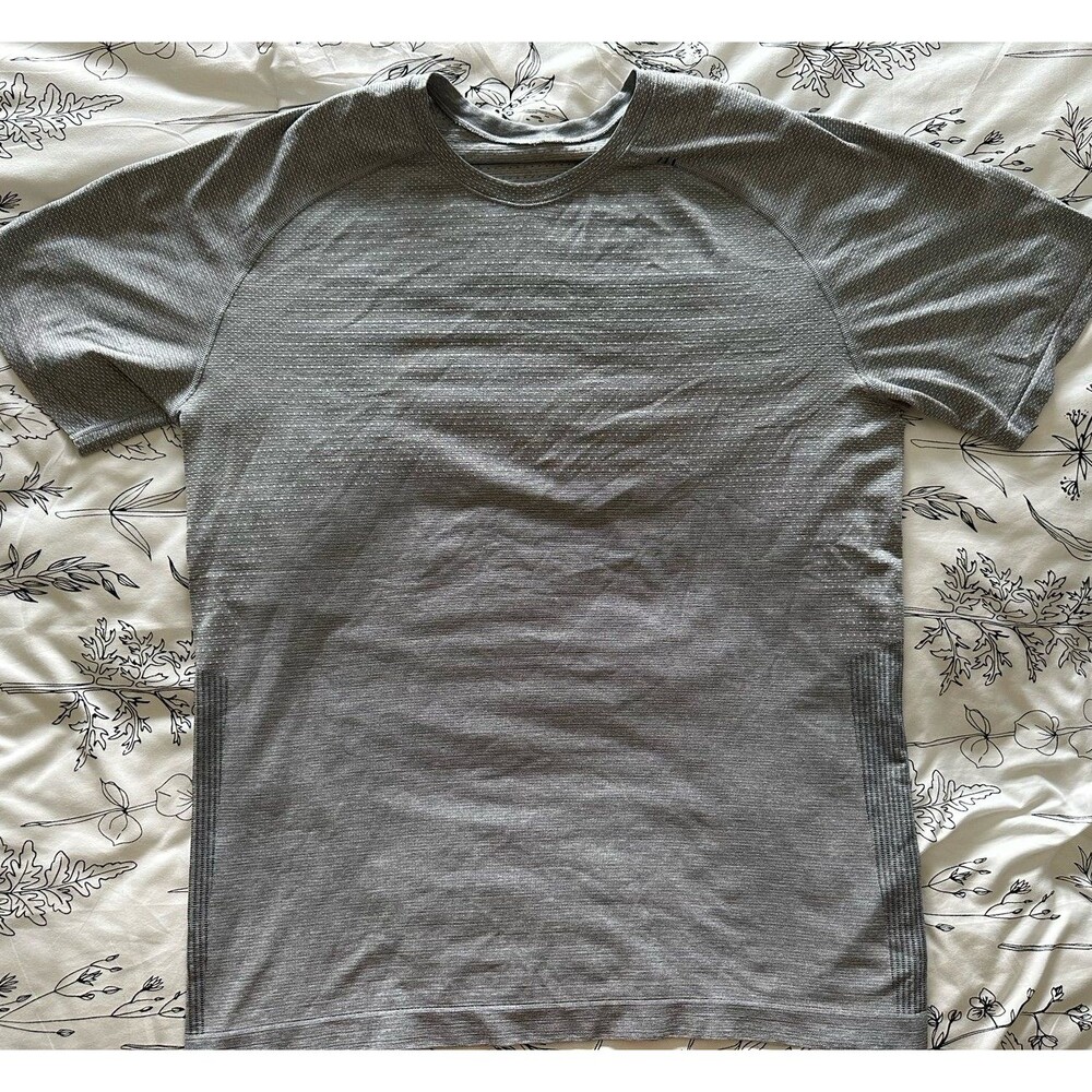 Lululemon Metal Vent Tech - XL